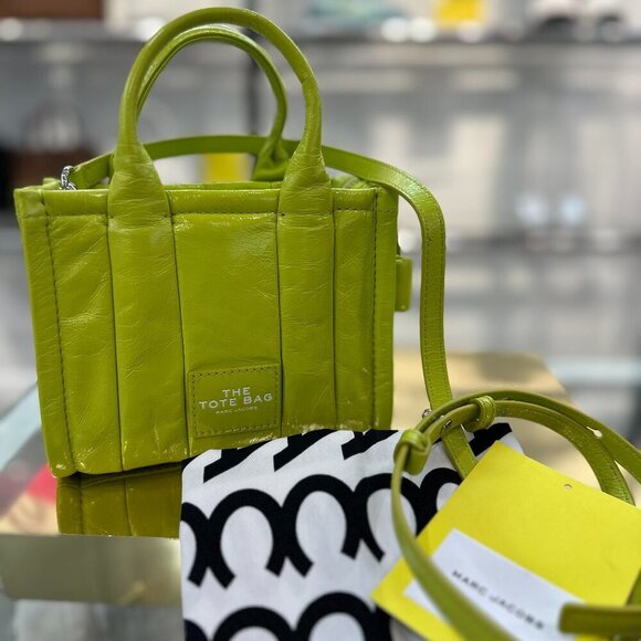 NWT! NEW! Marc Jacobs The Mini Tote Bag Crinkle Shiny Patent Leather Lime - Picture 1 of 13